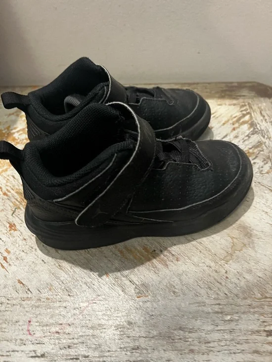 Nike Air Jordan’s Kids Black Athletic Sneakers with Velcro Strap Size 13 C - Picture 5 of 10